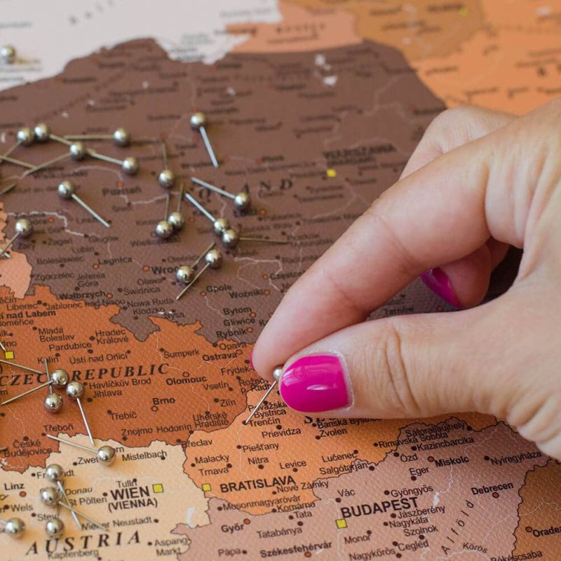 Detaillierte-Europakarte-mit-Stecknadeln-Braun Detaillierte-Europakarte-mit-Stecknadeln-Braun