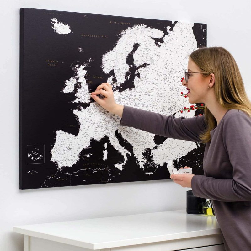 Europakarte-Pinnwand-mit-stecknadeln-schwarz-modernes Europakarte-Pinnwand-mit-stecknadeln-schwarz-modernes