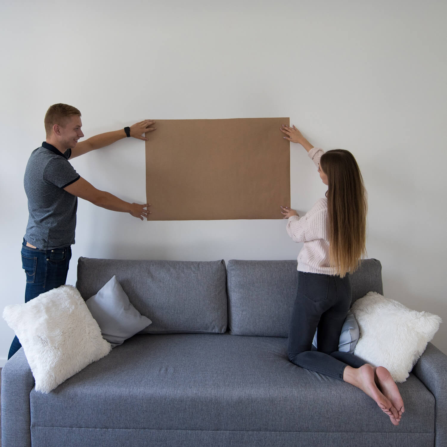 reisekarte mit pins auf leinwand